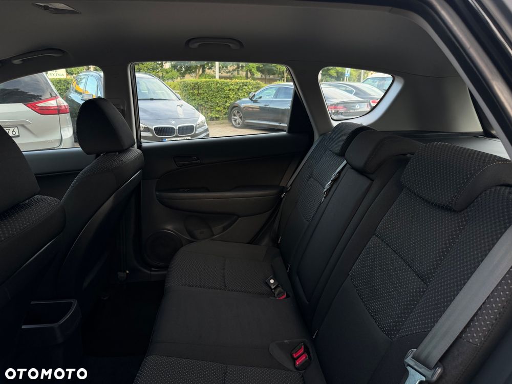 Hyundai i30 i30cw 1.4 UEFA EURO 2012 Edition - 9