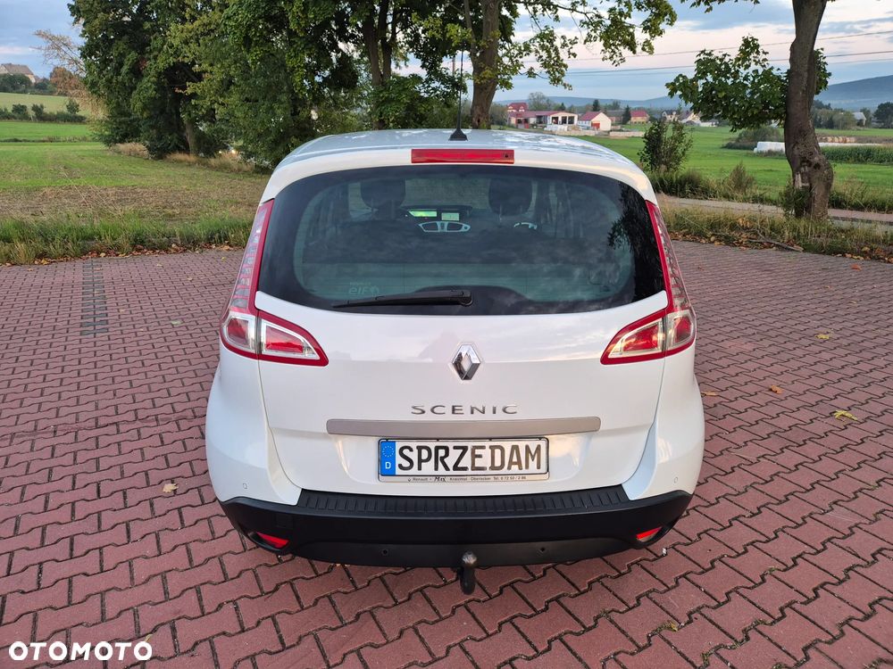 Renault Scenic 1.6 16V 110 Dynamique - 12