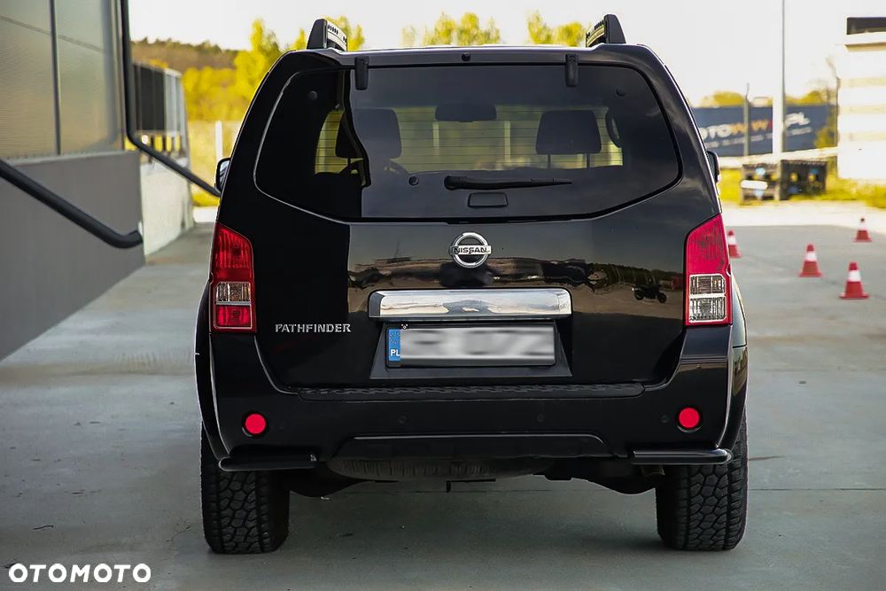 Nissan Pathfinder 2.5 D LE EU5 - 11