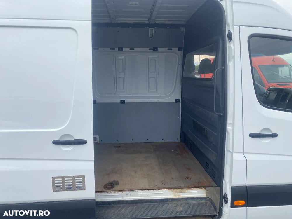 Mercedes-Benz Sprinter - 9
