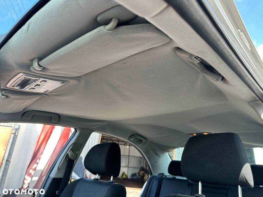 Toyota Avensis 2.0 D-Cat Sol - 5