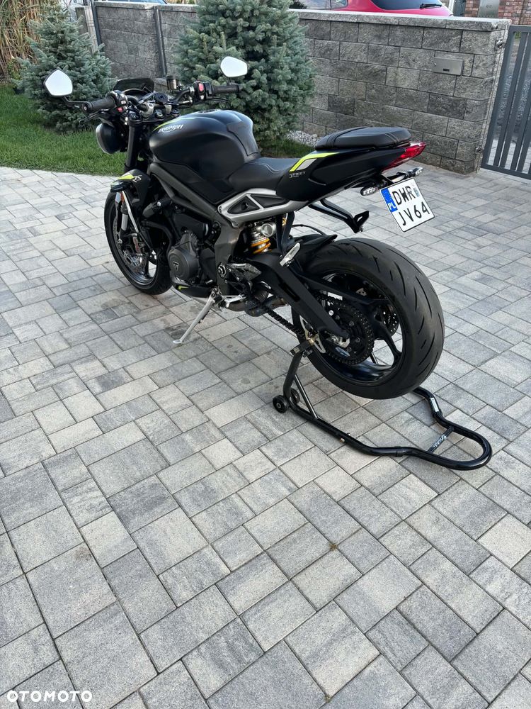 Triumph Street Triple - 8