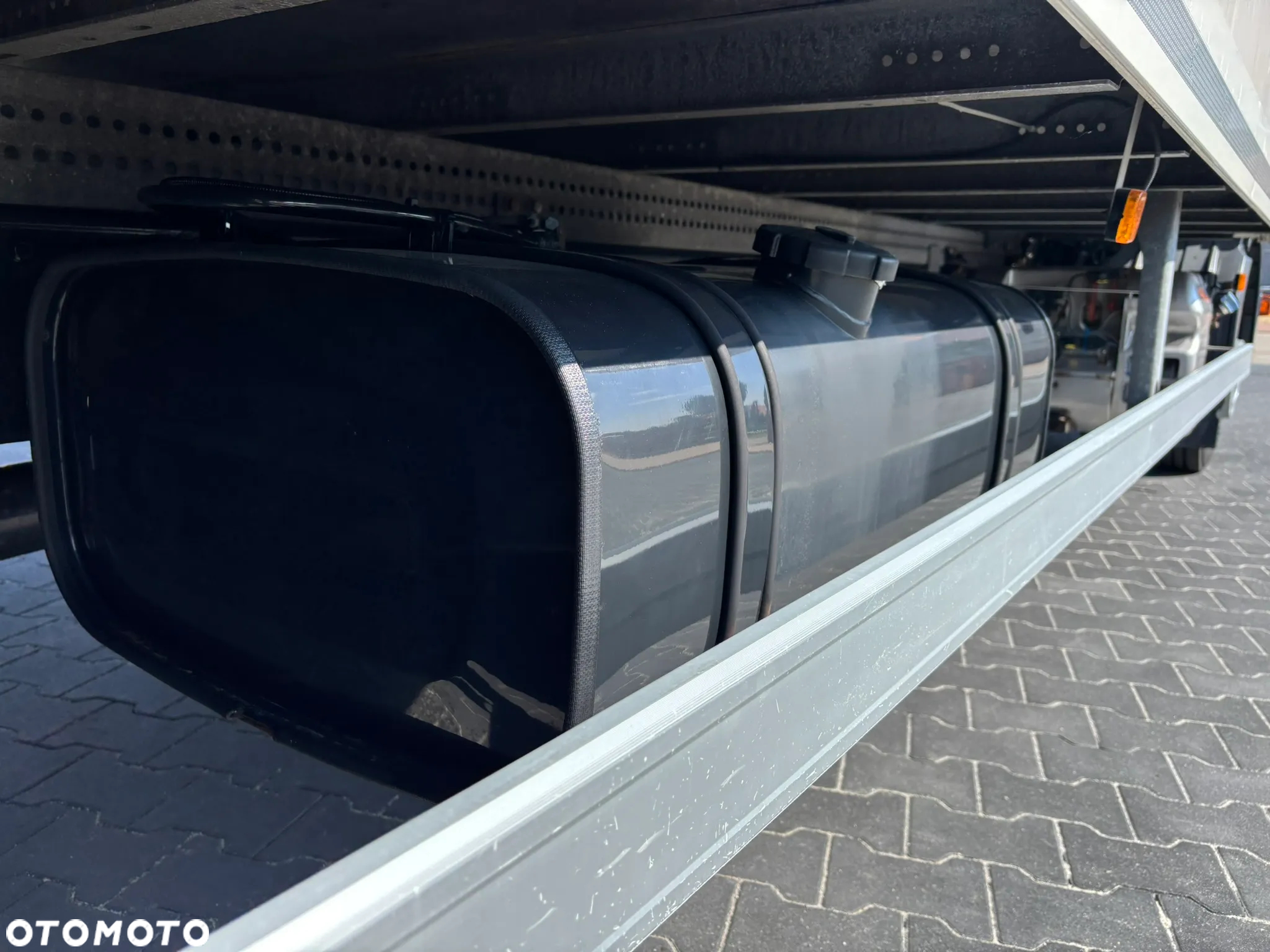 MAN TGL 12.250 Kontener Dł 7,20 m - 7