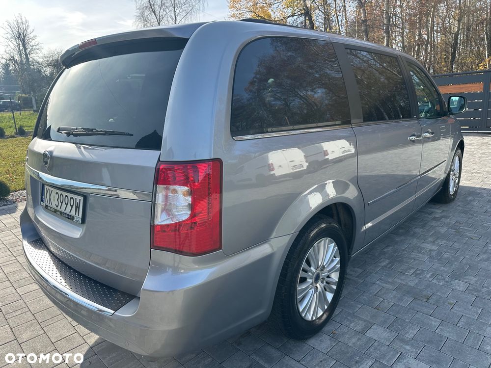 Lancia Voyager 2.8 Multijet 16v Platinum - 3