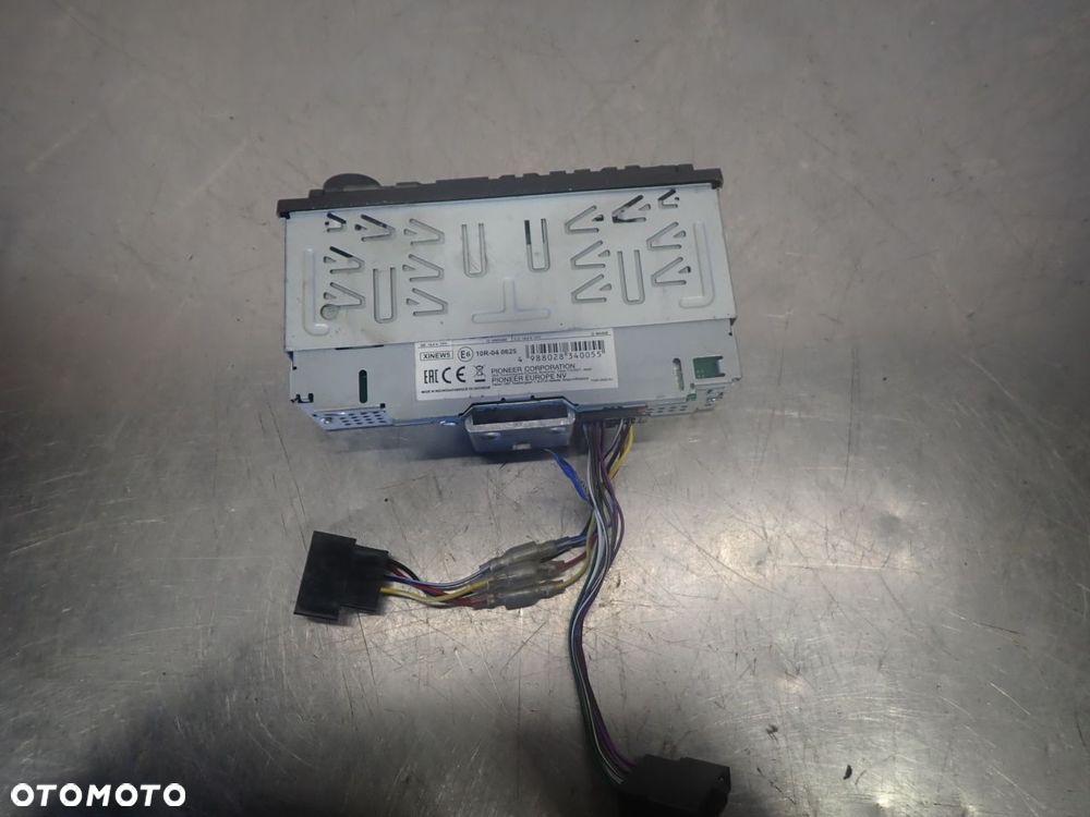 RADIO UNIWERSALNE TOYOTA AVENSIS 2.0 D4D - 4