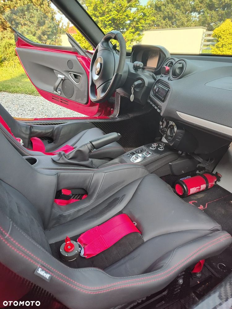 Alfa Romeo 4C - 6