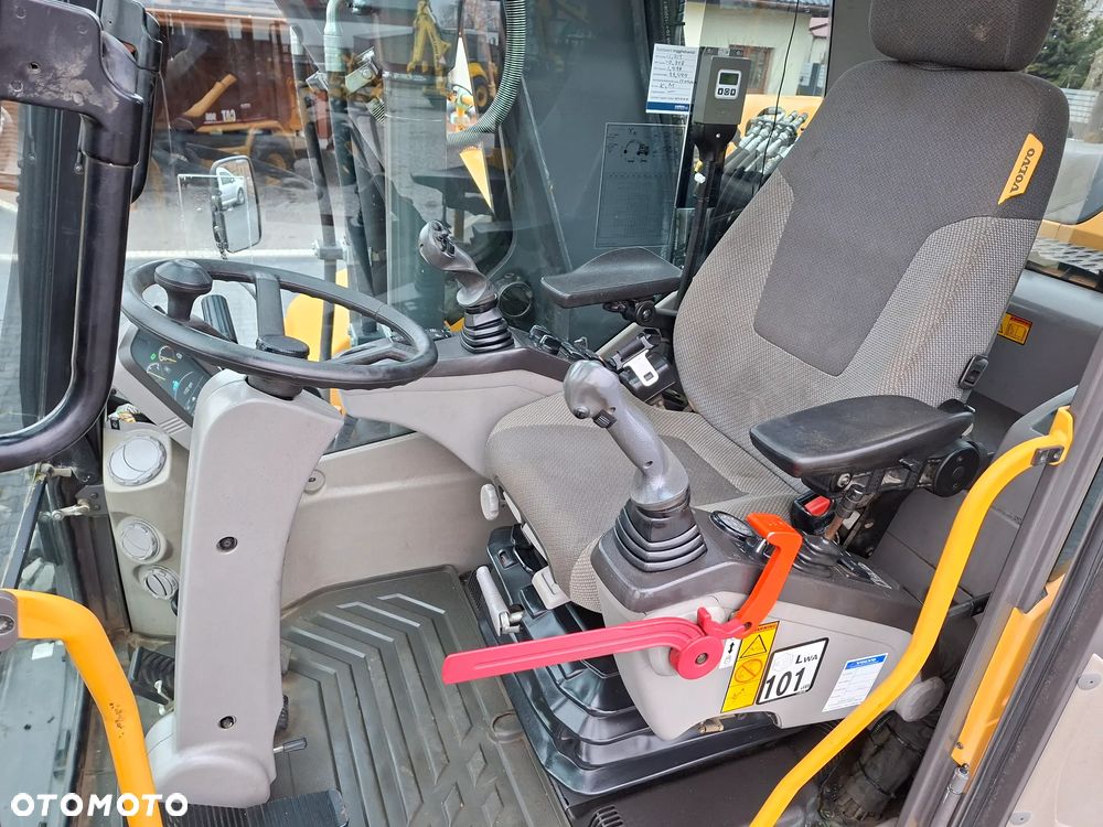 Volvo EW140D ROTOTILT ze szczypcami - 2