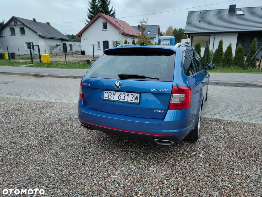 Skoda Octavia Combi 2.0 TDI RS - 23