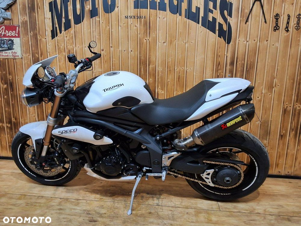 Triumph Street Triple - 7