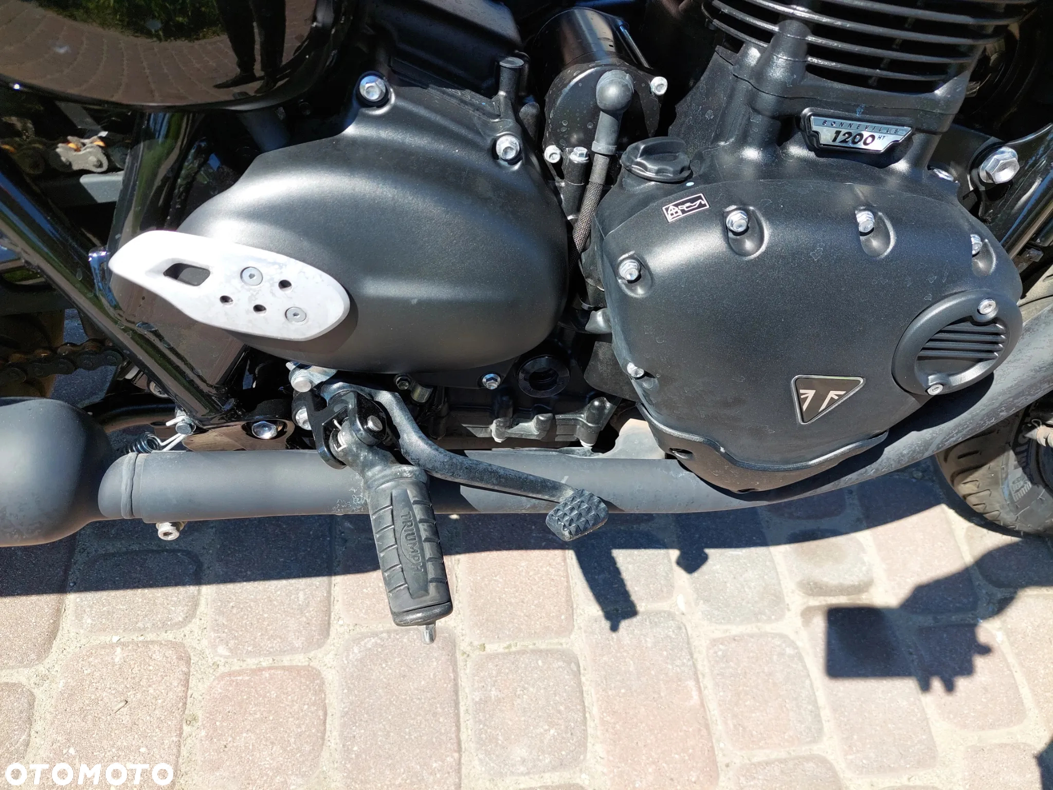 Triumph Bonneville - 12