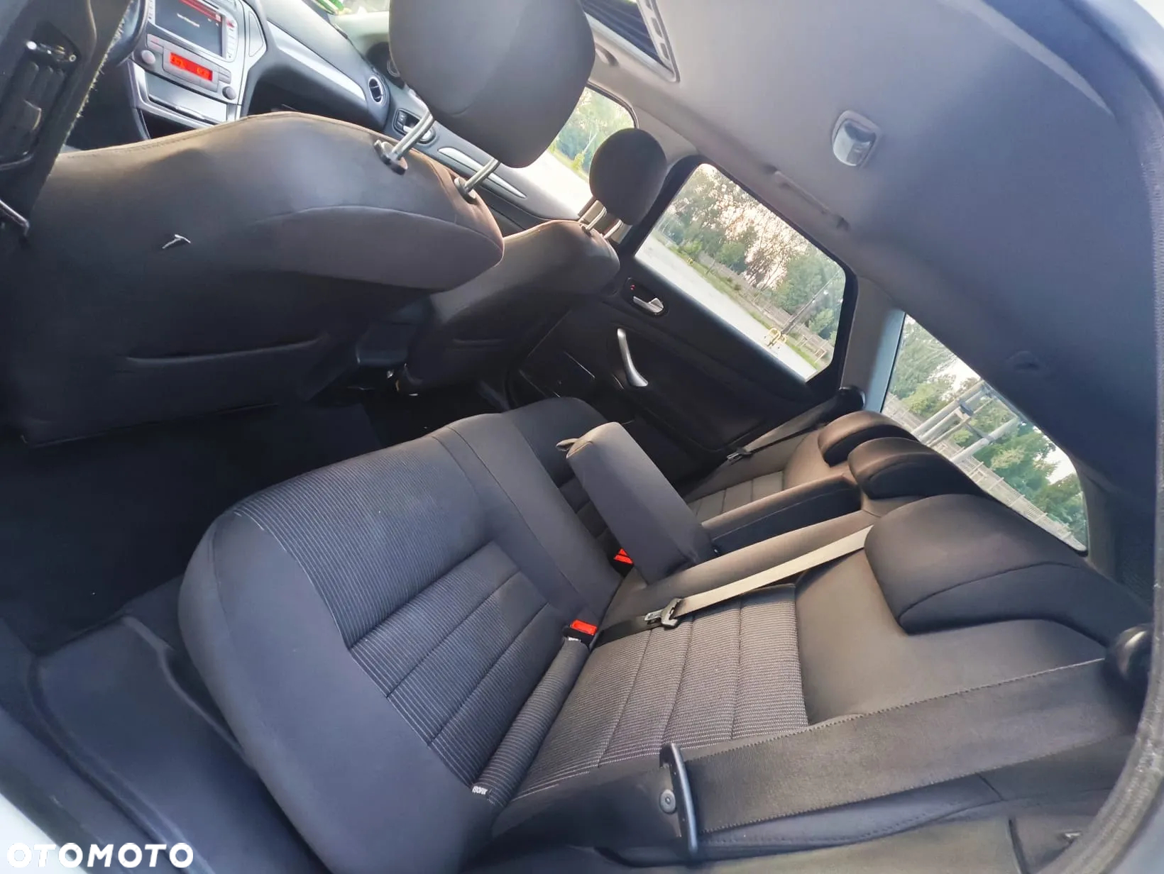 Ford Mondeo 2.0 TDCI ECOnetic Business Edition - 34