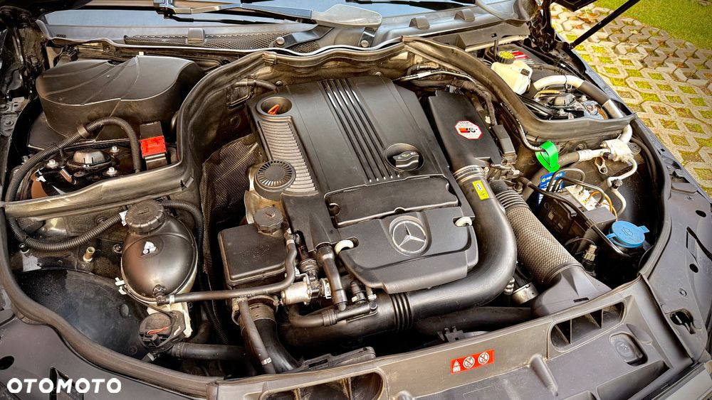 Mercedes-Benz Klasa C 200 T CGI BlueEFFICIENCY Avantgarde - 16