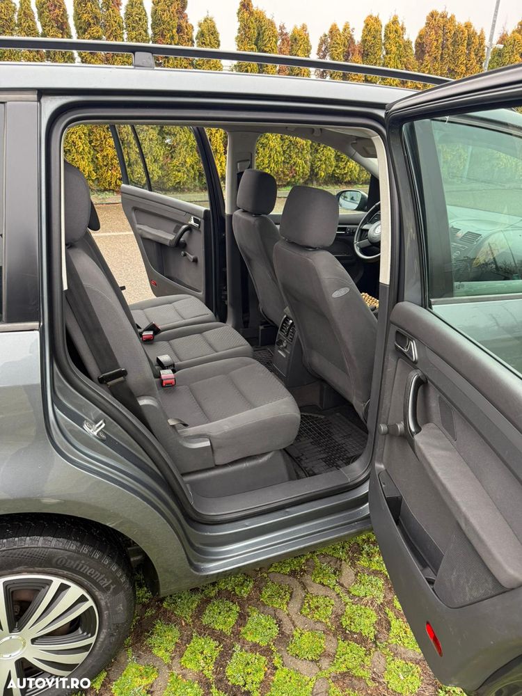 Volkswagen Touran 1.9TDI Highline - 7