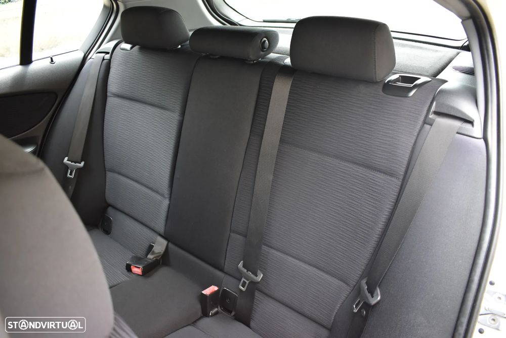 BMW 116 d DPF Edition Sport - 11