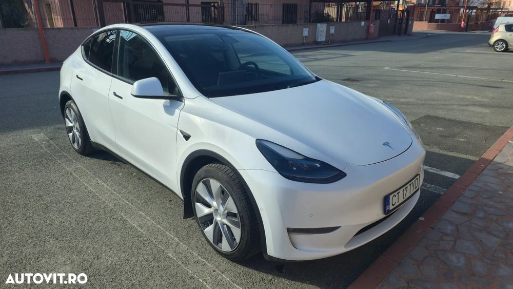 Tesla Model Y - 20