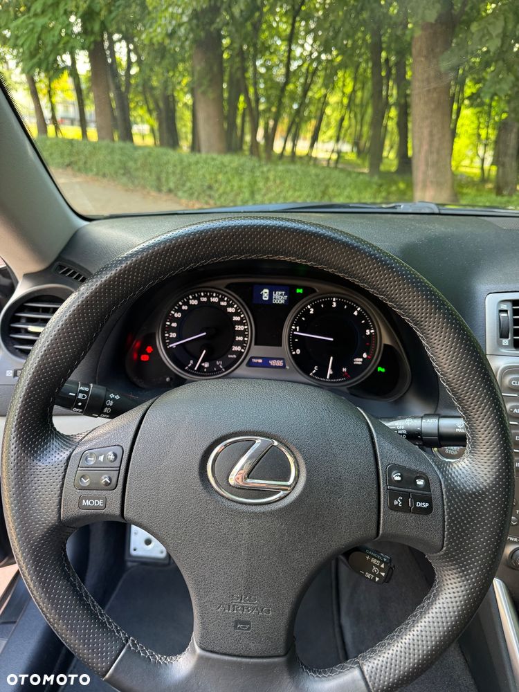 Lexus IS 220 D Prestige - 11