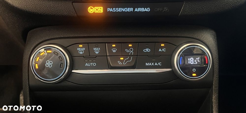 Ford Fiesta 1.0 EcoBoost S&S TITANIUM - 17