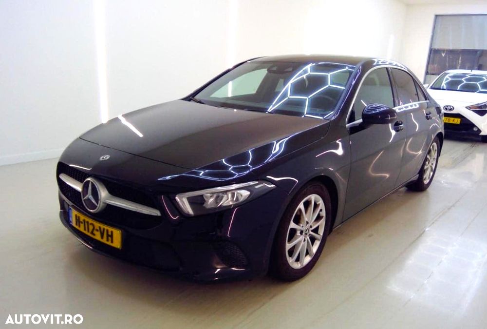 Mercedes-Benz A 180 7G-DCT Edition 2021 - 1