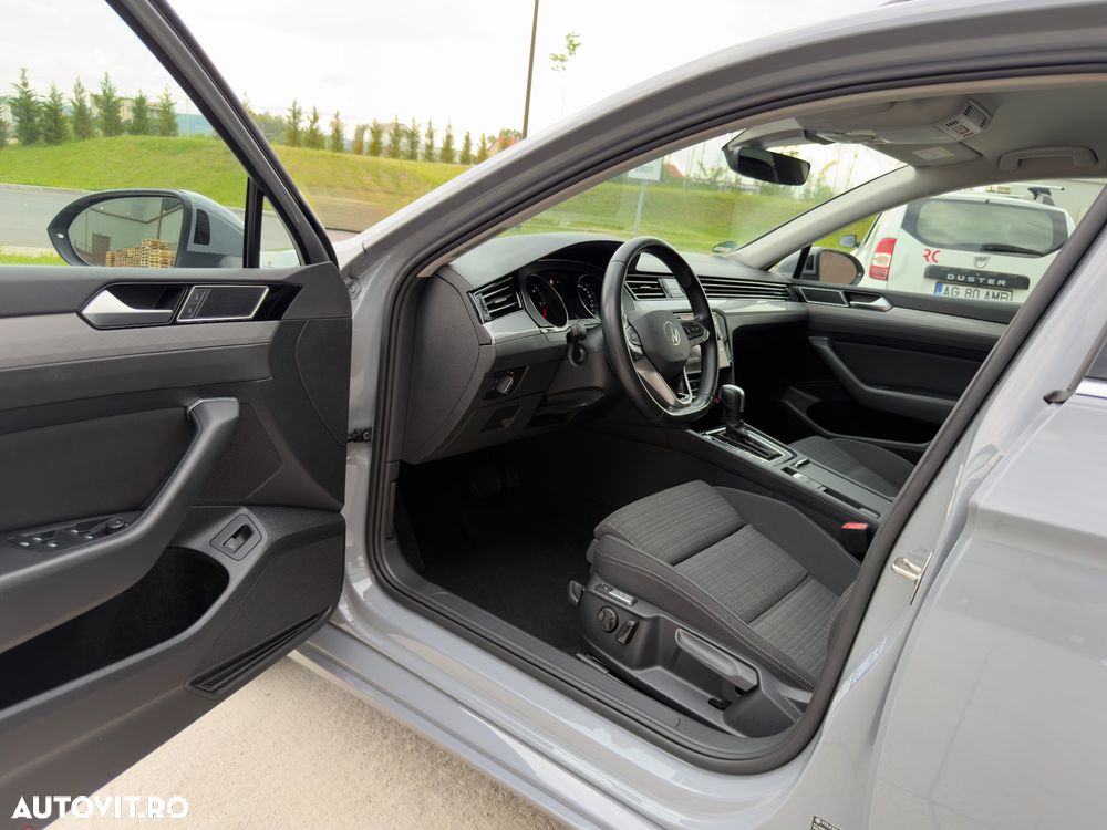 Volkswagen Passat 2.0 TDI SCR DSG Business - 24