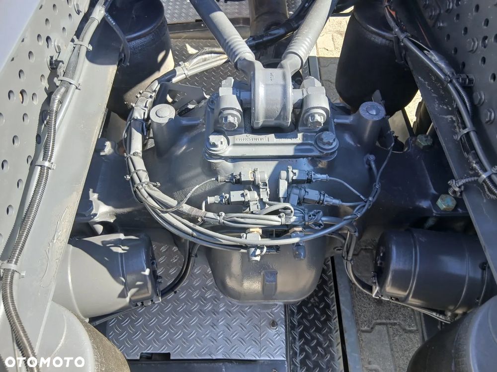 Mercedes-Benz AROCS 1851 4x4 EURO6 - 20