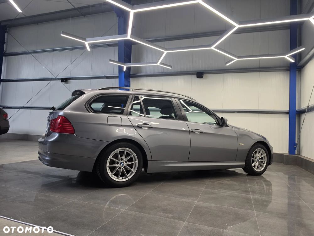 BMW Seria 3 318d DPF - 18
