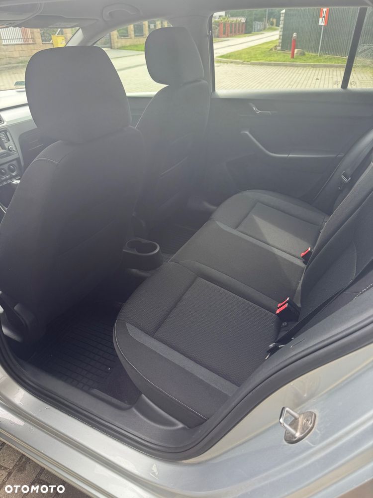 Skoda RAPID Spb 1.4 TDI DPF Ambition DSG - 11