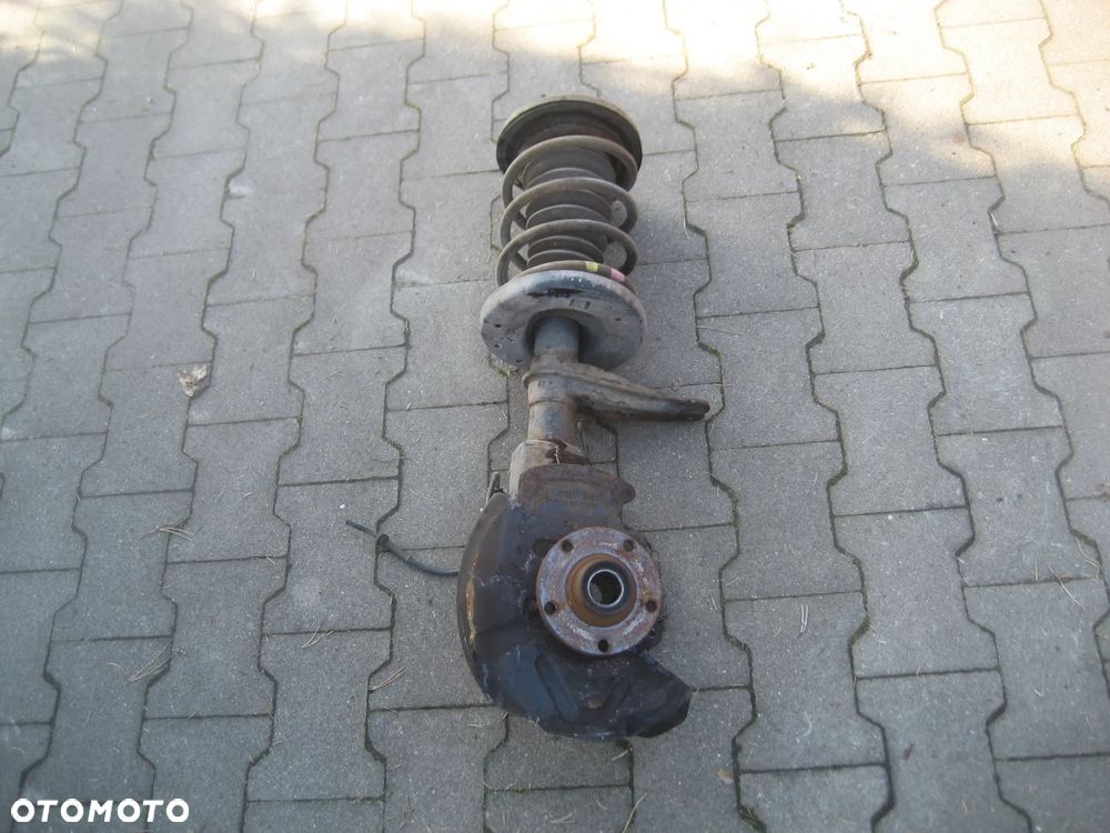 audi 100 c4 90-94r 2,3 benzyna zwrotnica teleskop przód prawa 443407258c