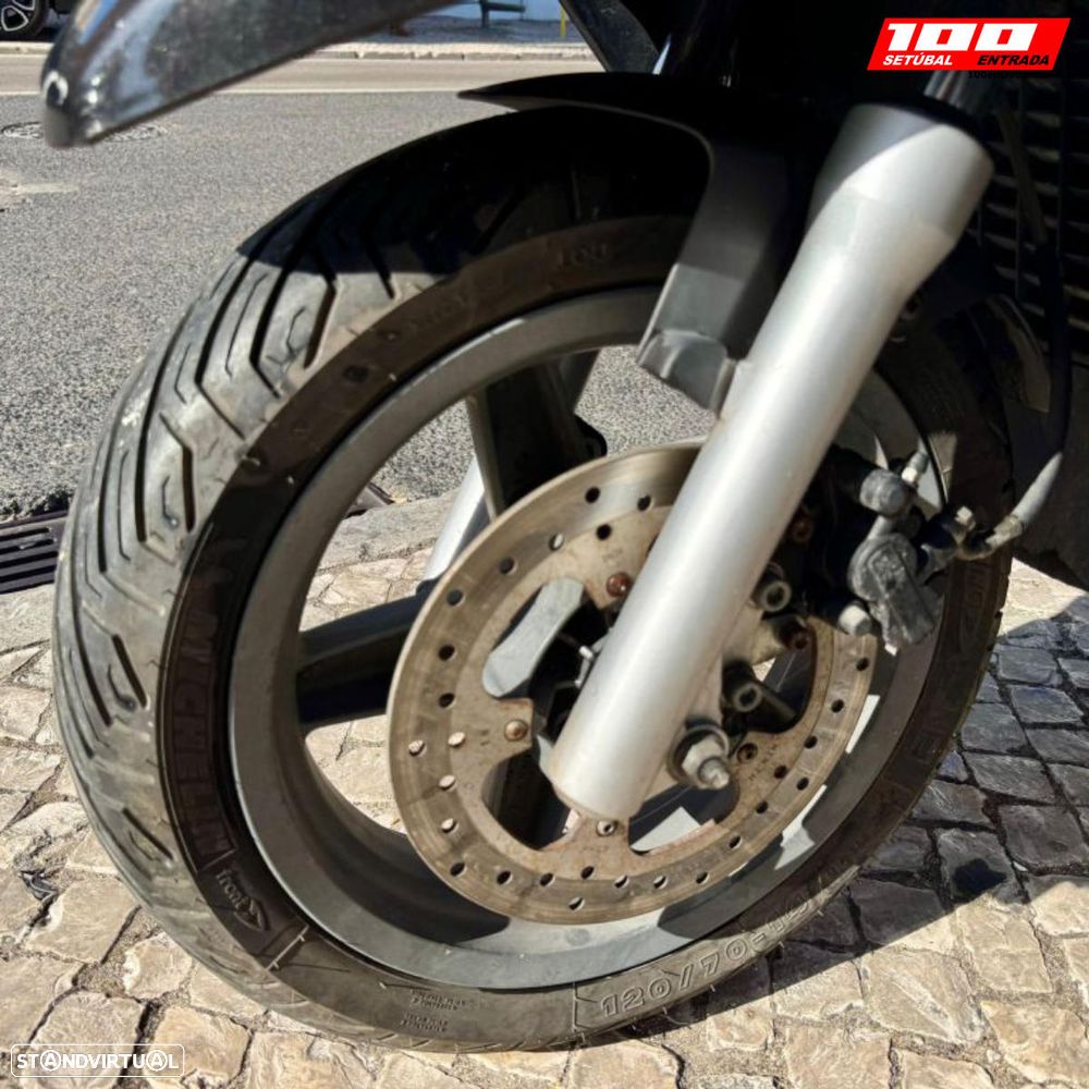 Piaggio XEvo 125 - 16