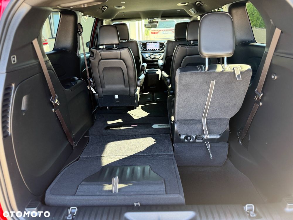 Chrysler Pacifica - 14