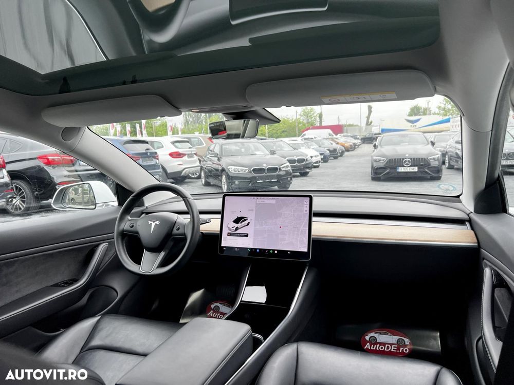 Tesla Model 3 - 6