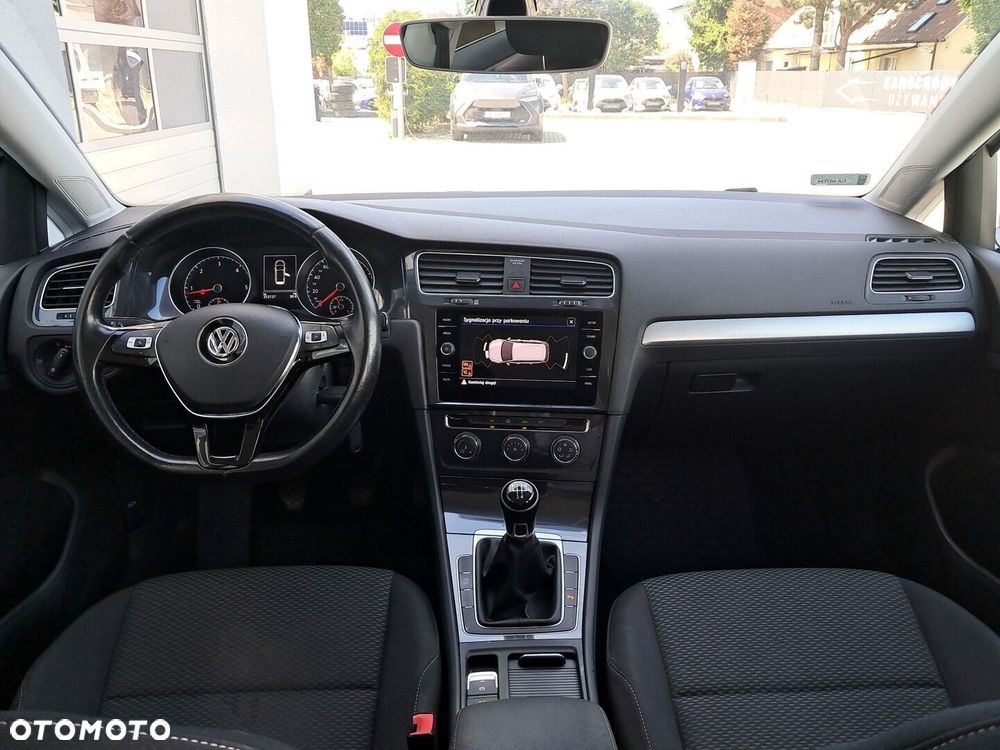 Volkswagen Golf - 27