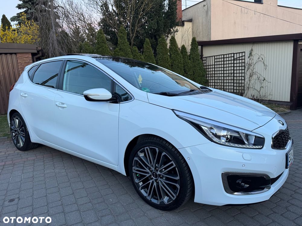 Kia Ceed 1.6 CRDi 136 ISG Platinum Edition - 11