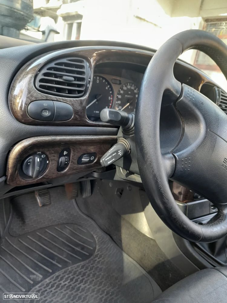 Ford Mondeo SW 1.8 TD Ghia - 10