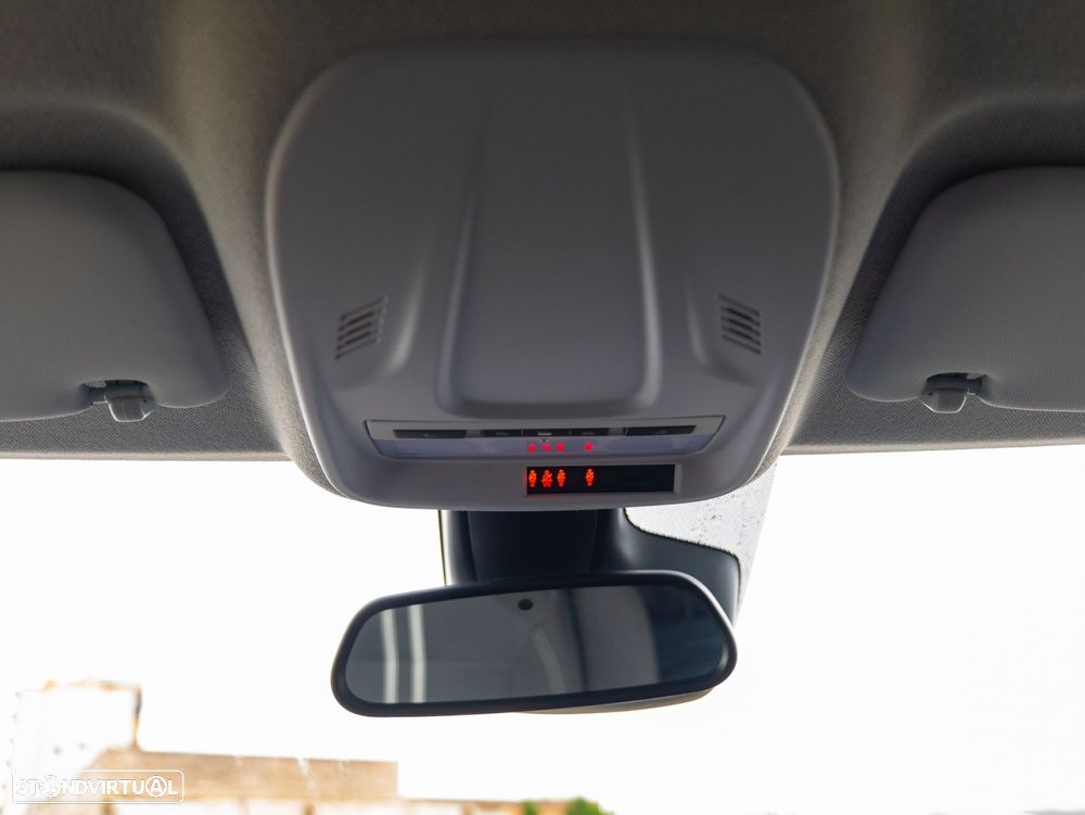 Opel Crossland 1.2 T Design & Tech - 24