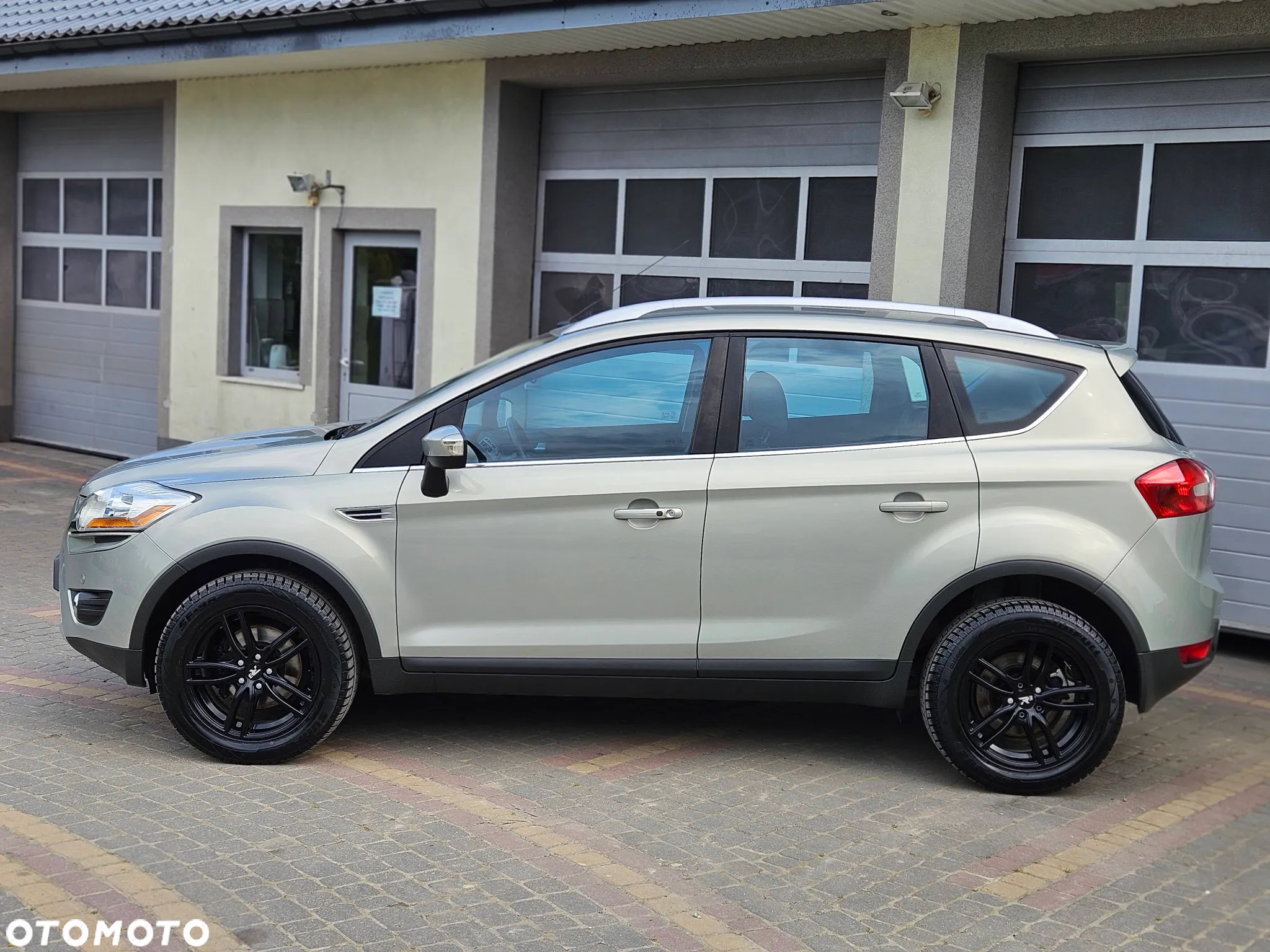 Ford Kuga 2.0 TDCi 4x4 Titanium - 10