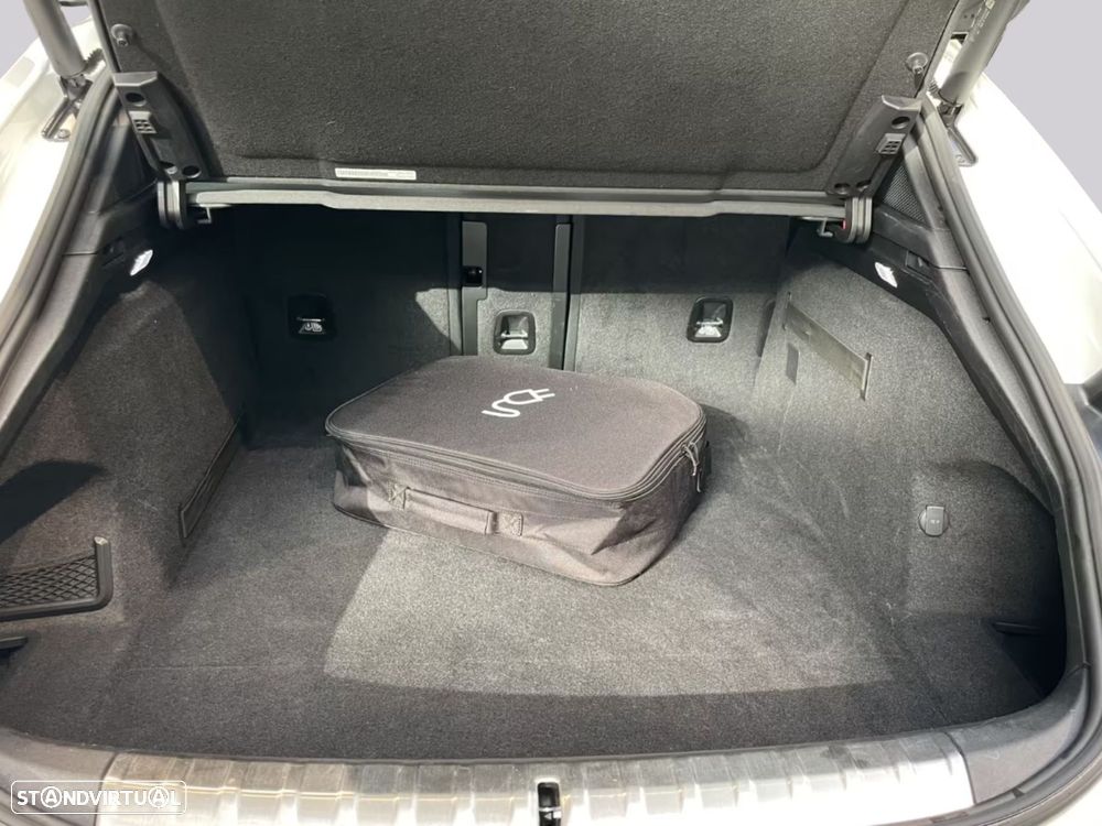 Porsche Taycan Sport Turismo - 23