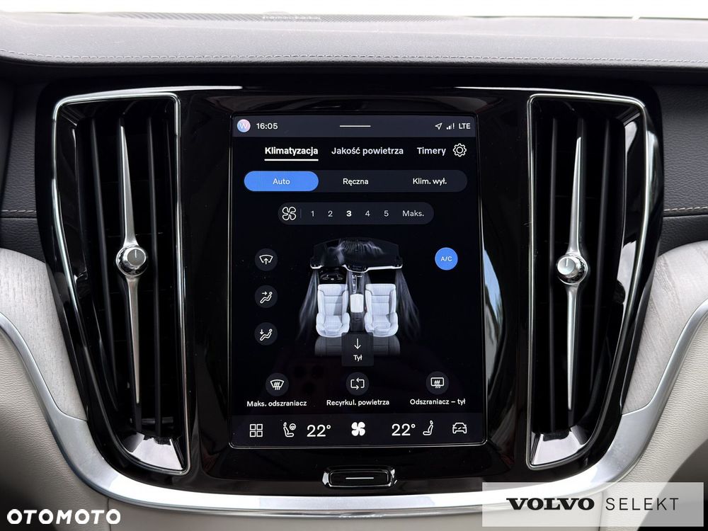 Volvo V60 Cross Country - 32