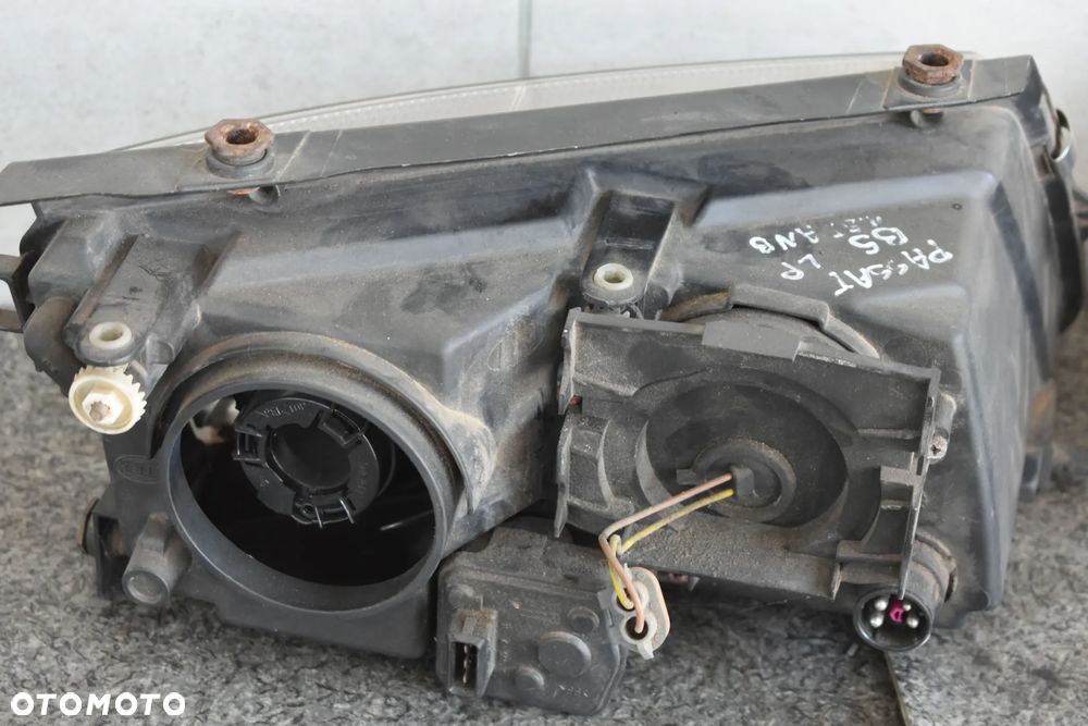 LAMPA LAMPY PRZÓD PASSAT B5 XENON HELLA - 7