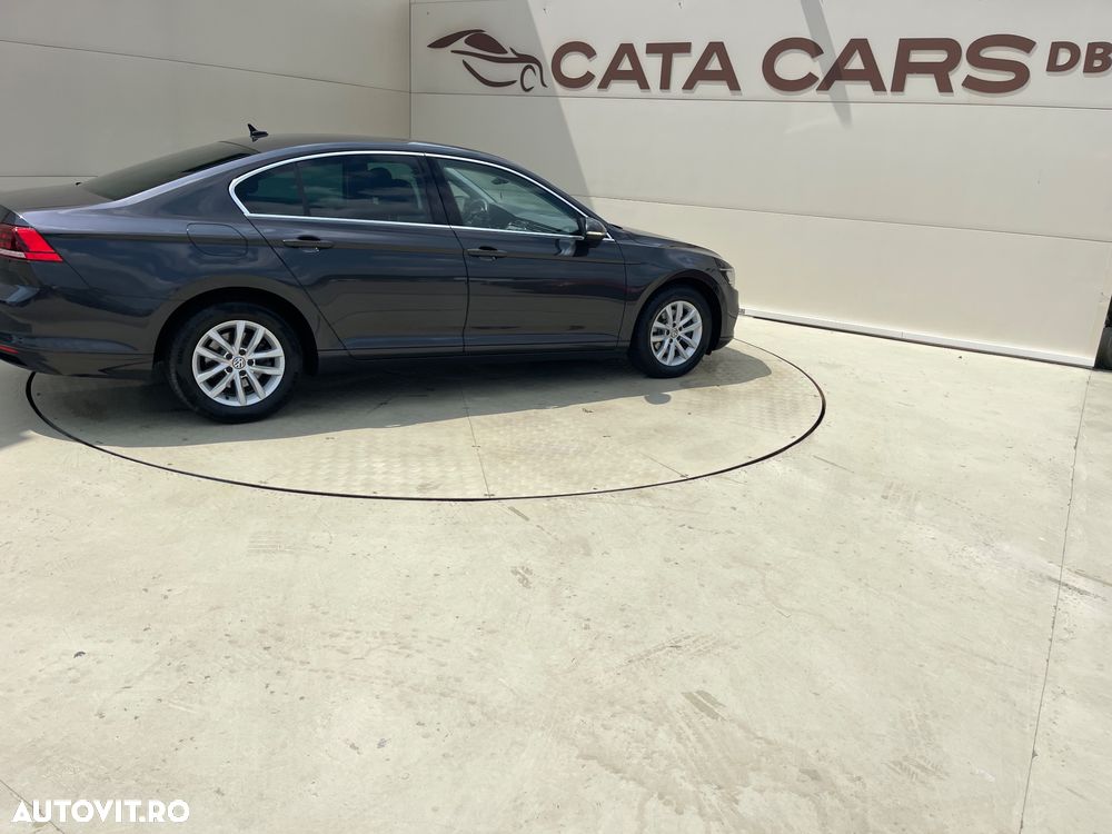 Volkswagen Passat - 18