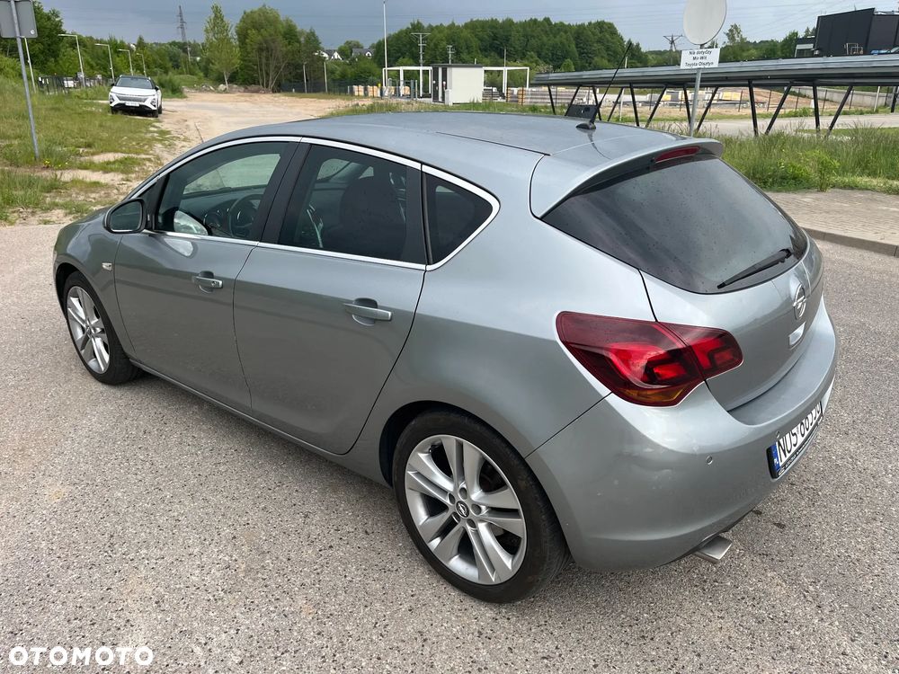 Opel Astra 1.4 T Cosmo S&S - 4