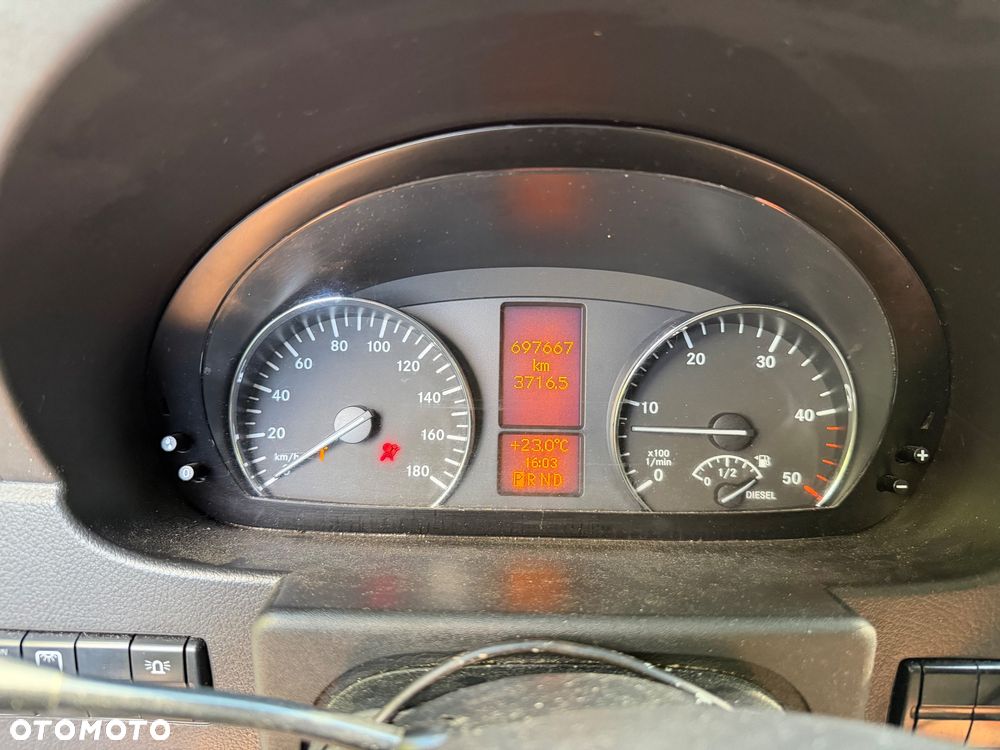 Mercedes-Benz Sprinter - 14