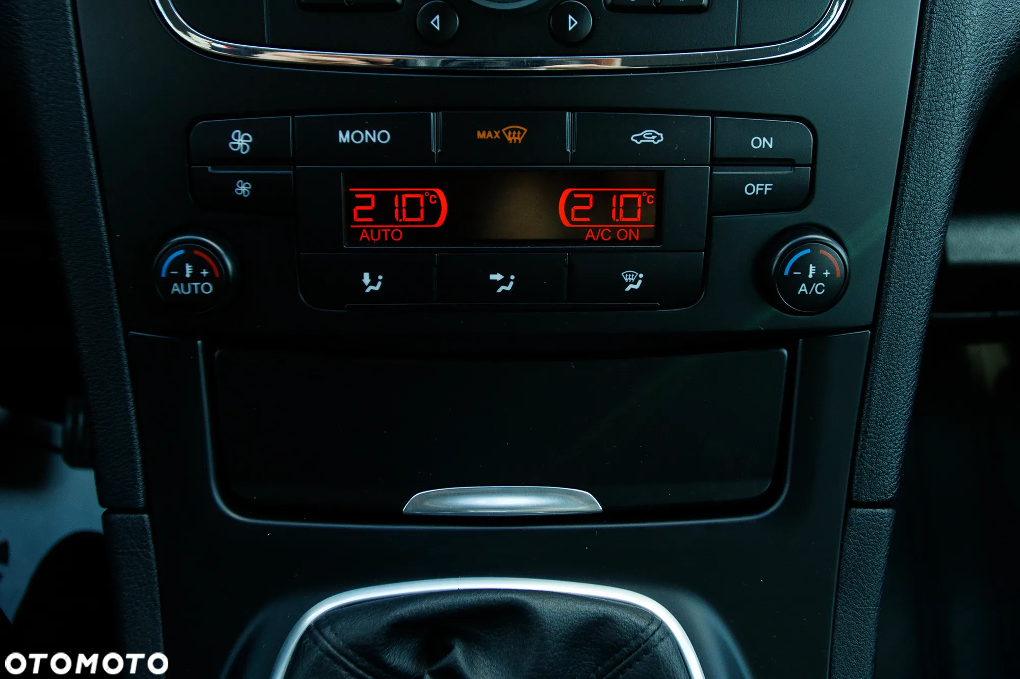 Ford S-Max 2.0 FF Titanium - 28