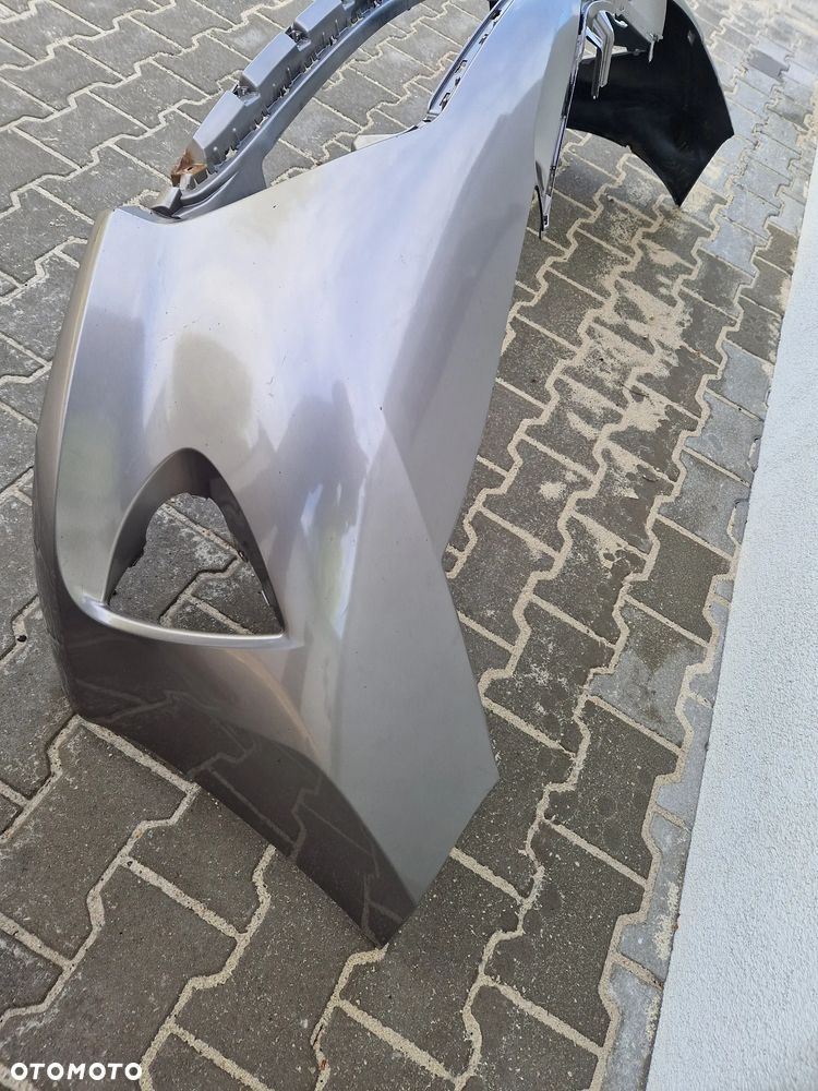 Zderzak Toyota Auris II 2012 - bez dziur - 7