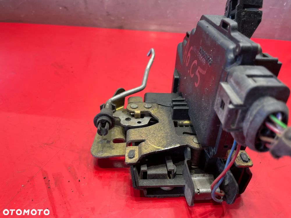 Zamek prawy przód 4B1837016B Audi A6 C5 - 4