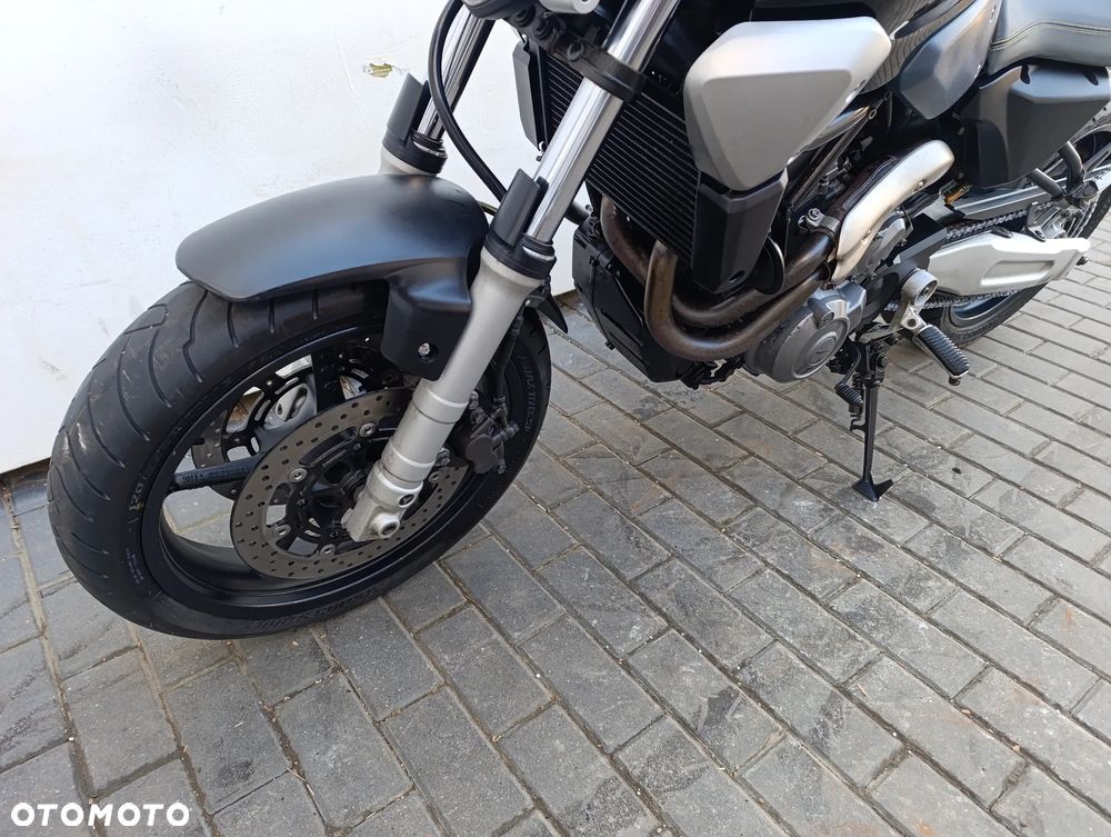 Yamaha MT - 9