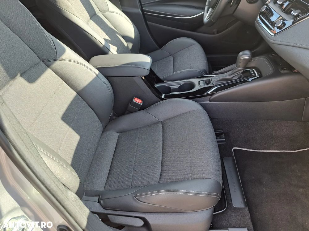 Toyota Corolla 2.0 HSD Exclusive - 17