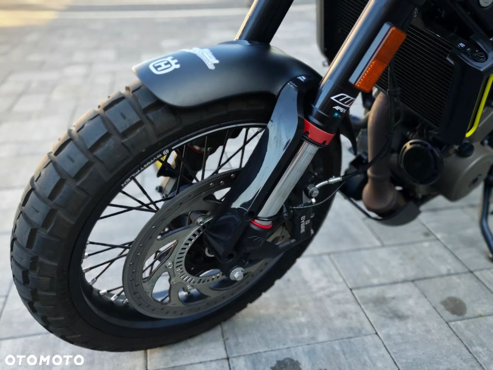 Husqvarna Svartpilen - 18