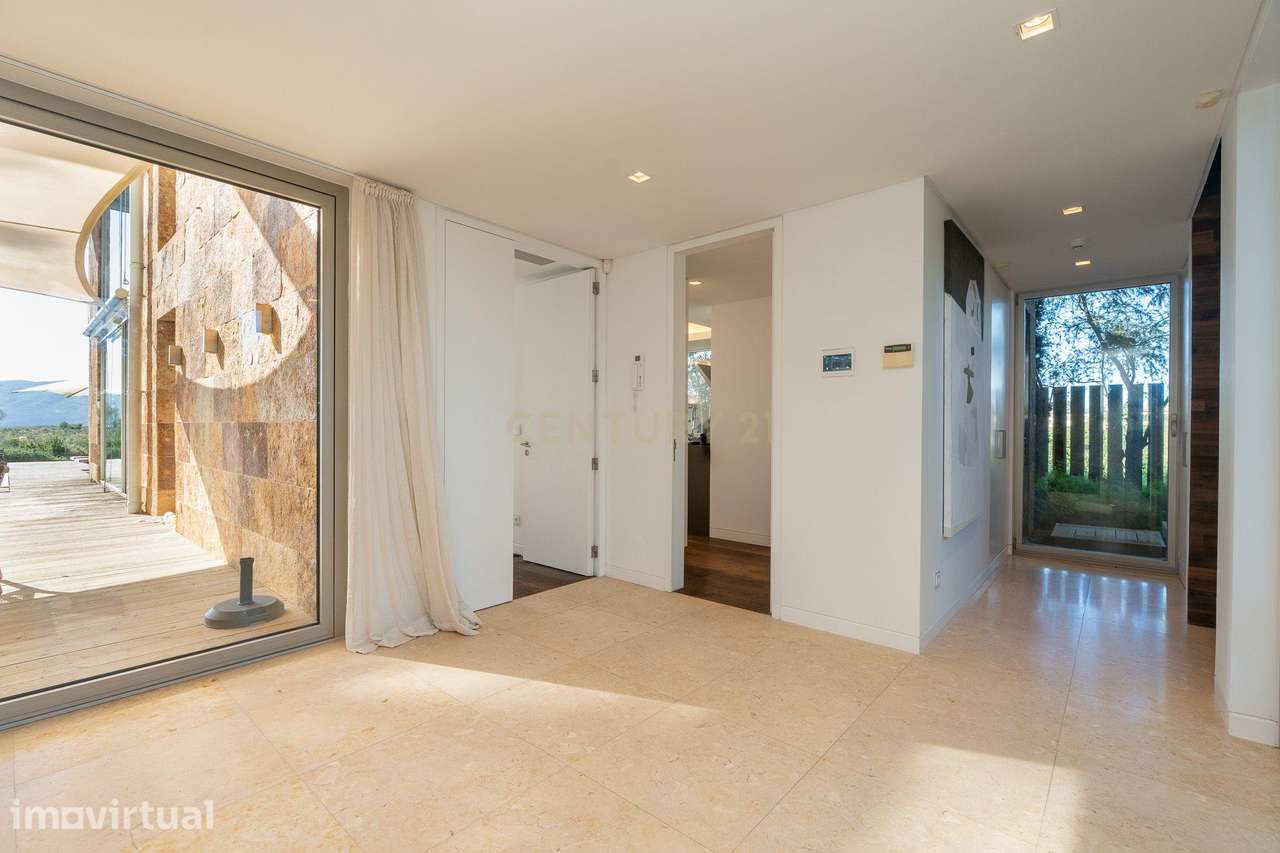 Moradia Exclusiva em Primeira Linha de Mar com Piscina Infinita / Trói - Grande imagem: 5/60