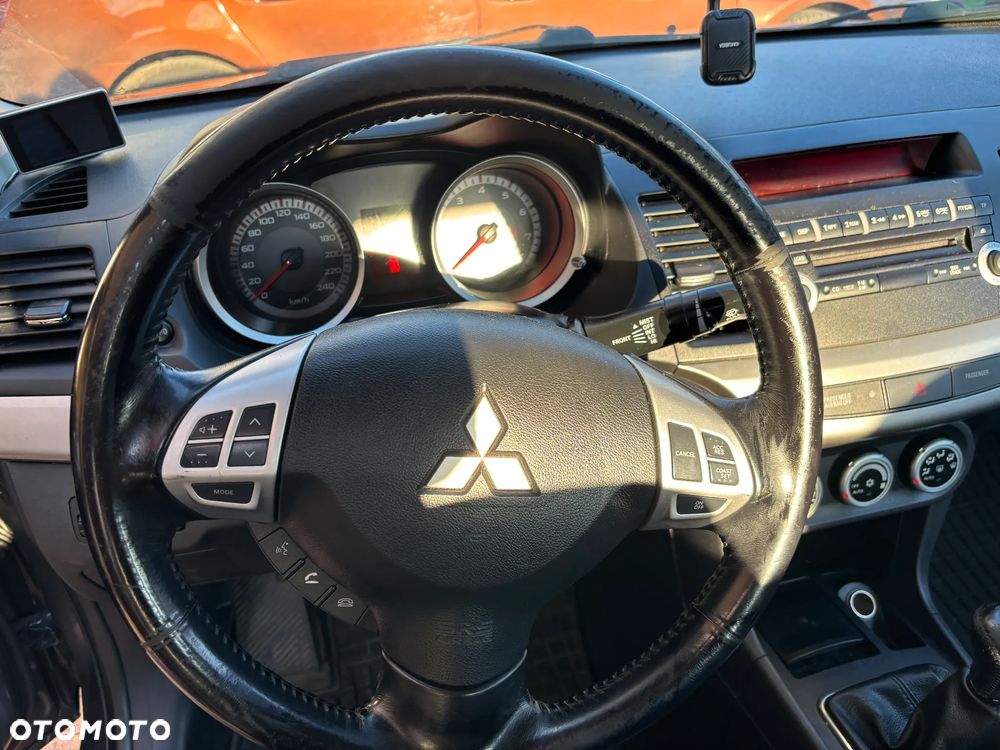 Mitsubishi Lancer 1.8 Intense - 8