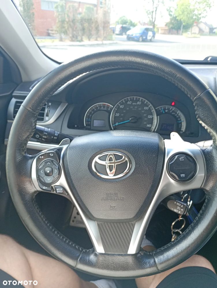 Toyota Camry - 14